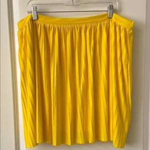 Pleated H&M skirt